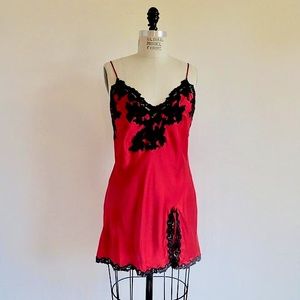 BNWOT La Perla Red and Black Maison Classic Slip, Size 4